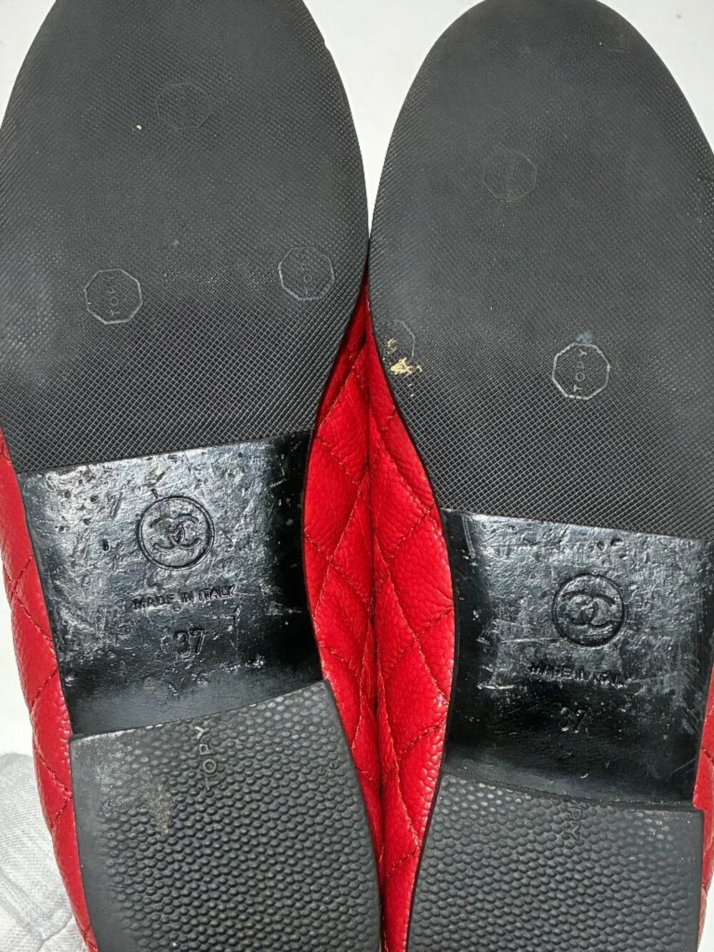 Chanel Red Cushioned Caviar Leather Ballet Flats 37